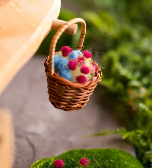 Tree Fort Kit with Furniture and Woodland Friends Dolls - Image 7