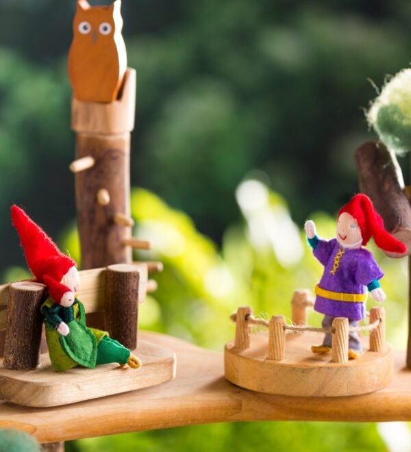 Tree Fort Kit with Furniture and Woodland Friends Dolls - Image 4
